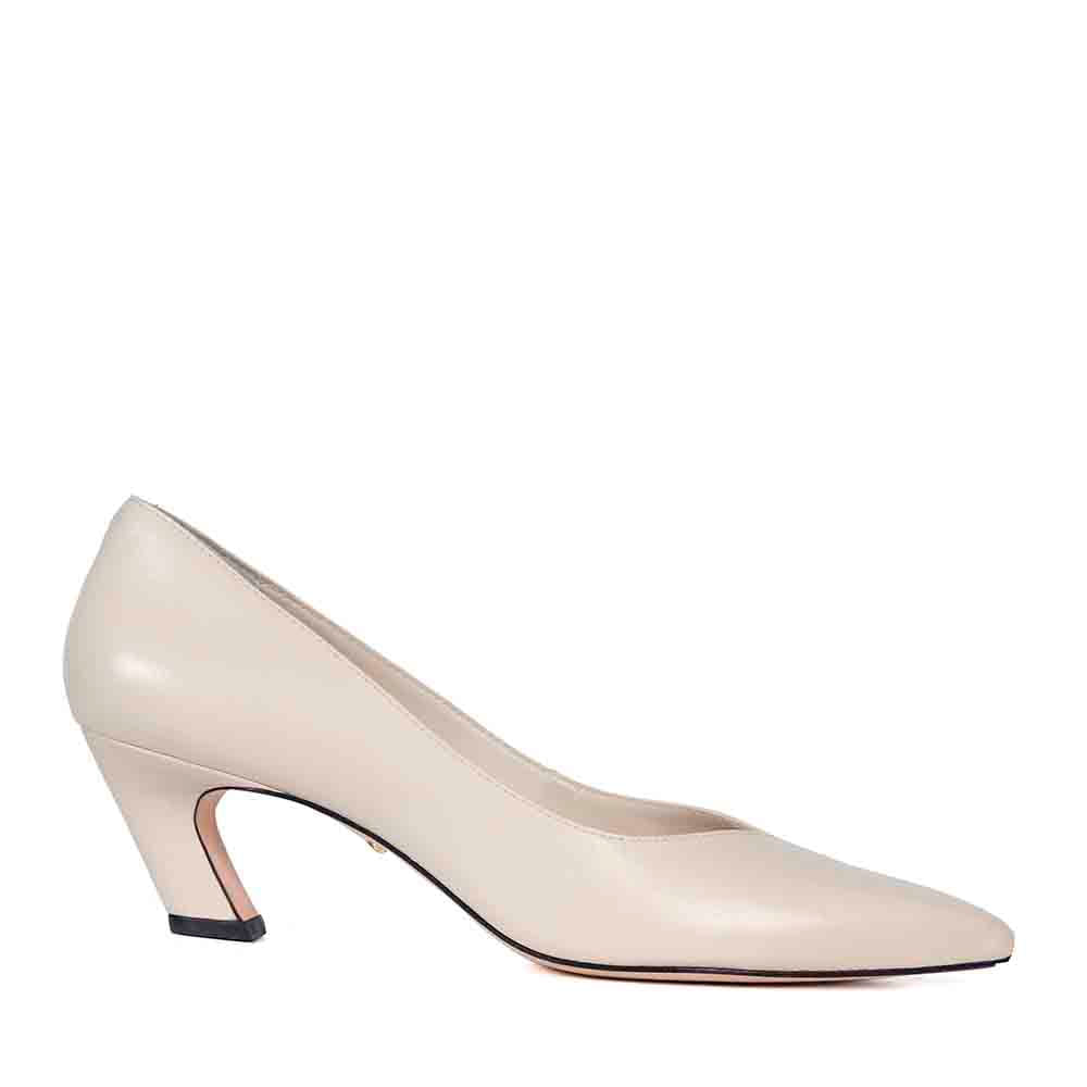 scarpin-confortavel-scarpin-carmela-baunilha-paula-torres