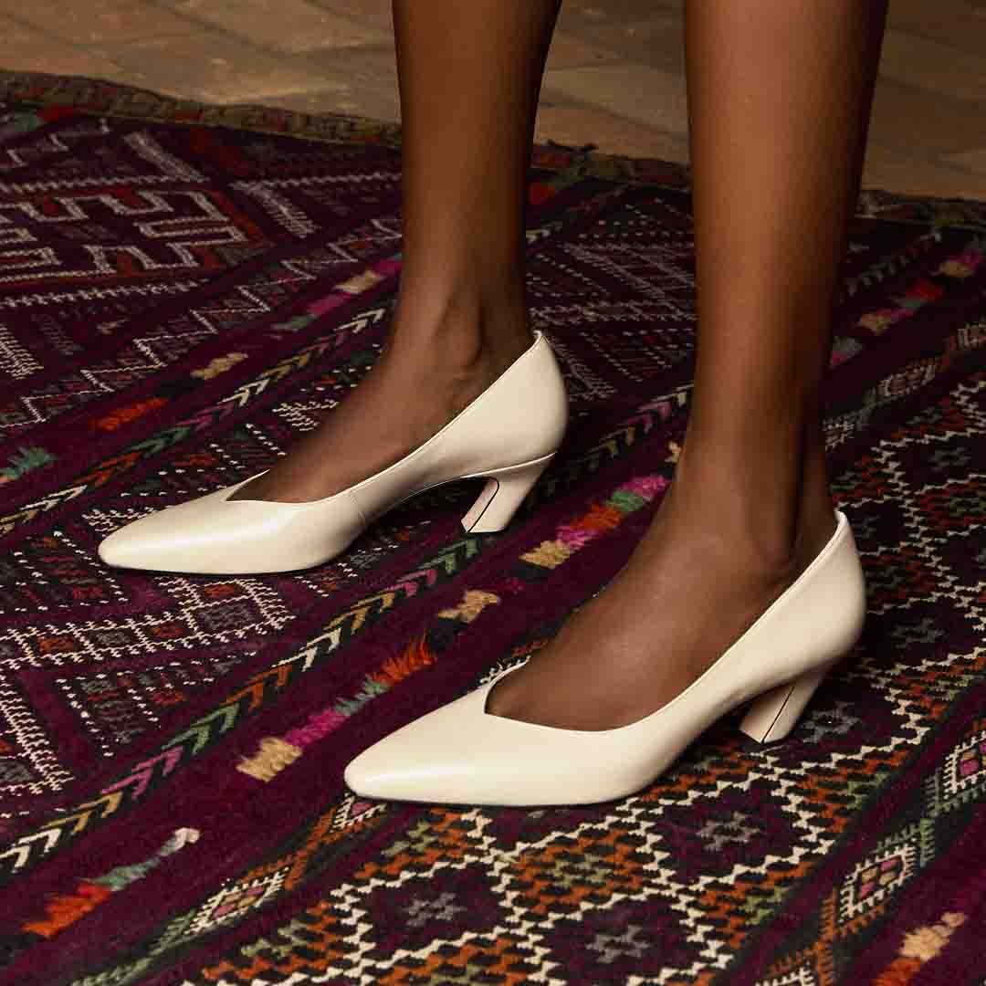 scarpin-confortavel-scarpin-carmela-baunilha-paula-torres