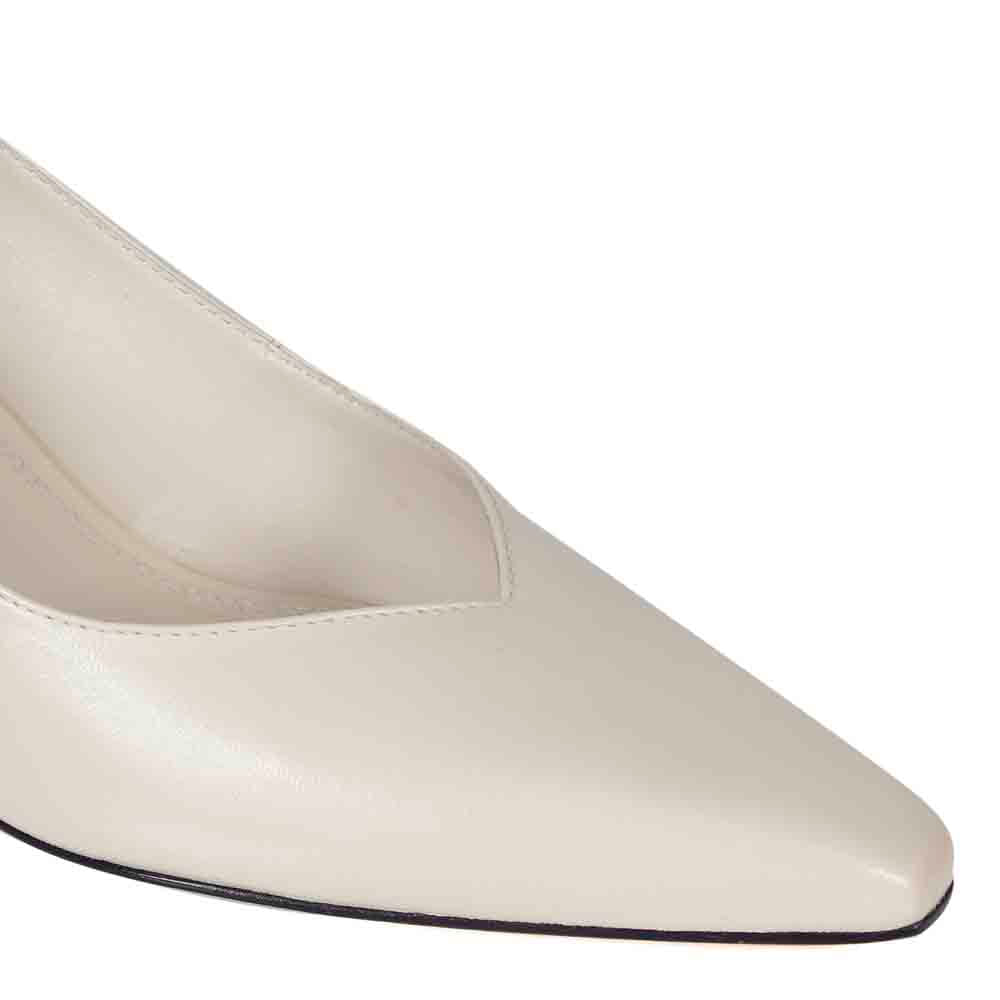 scarpin-confortavel-scarpin-carmela-baunilha-paula-torres