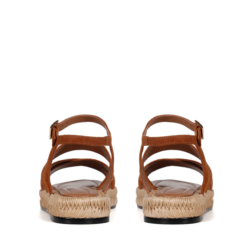 flatform-confortavel-flatform-rebeca-caramelo-paula-torres