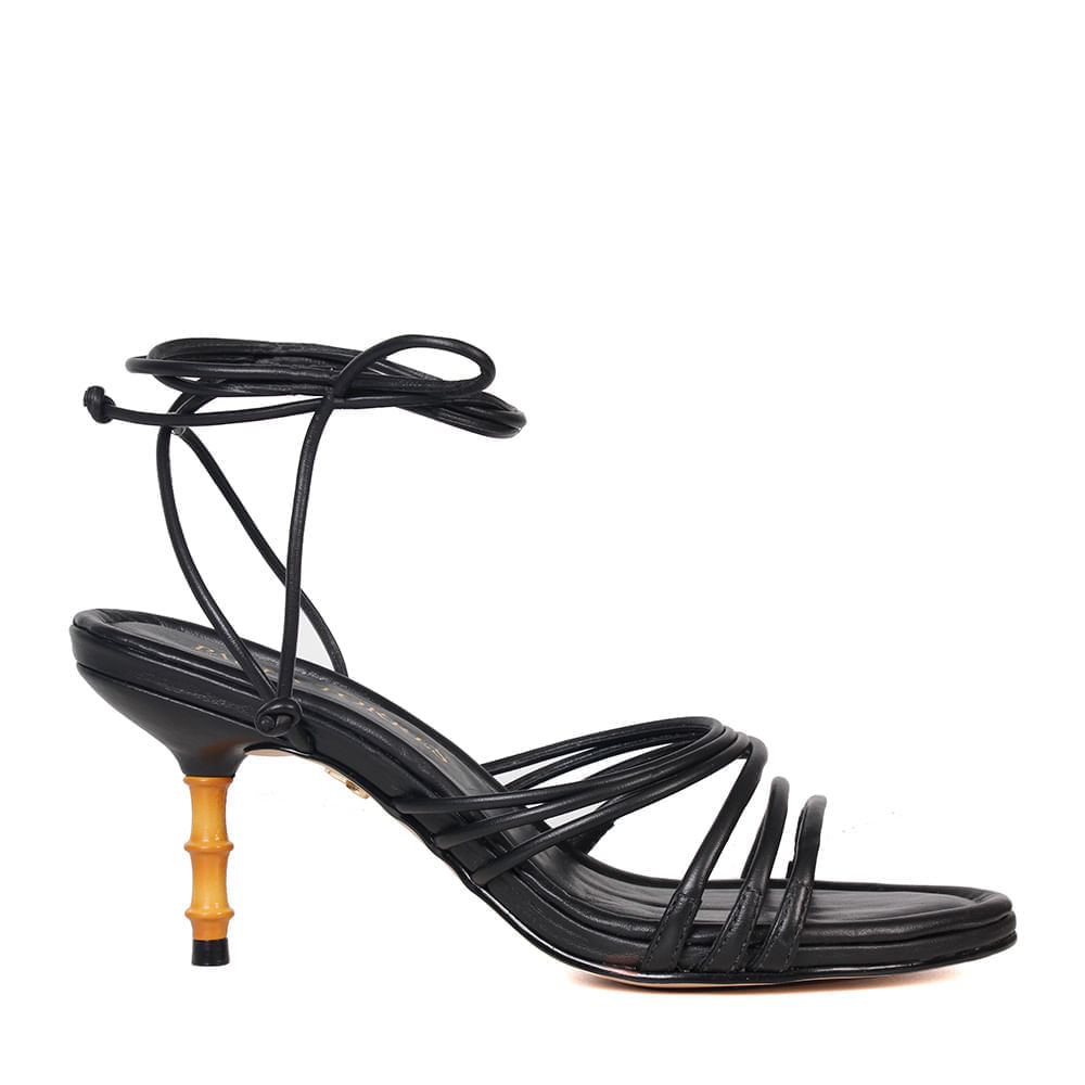 sandalia-para-o-dia-a-dia-sandalia-eloa-preto-paula-torres