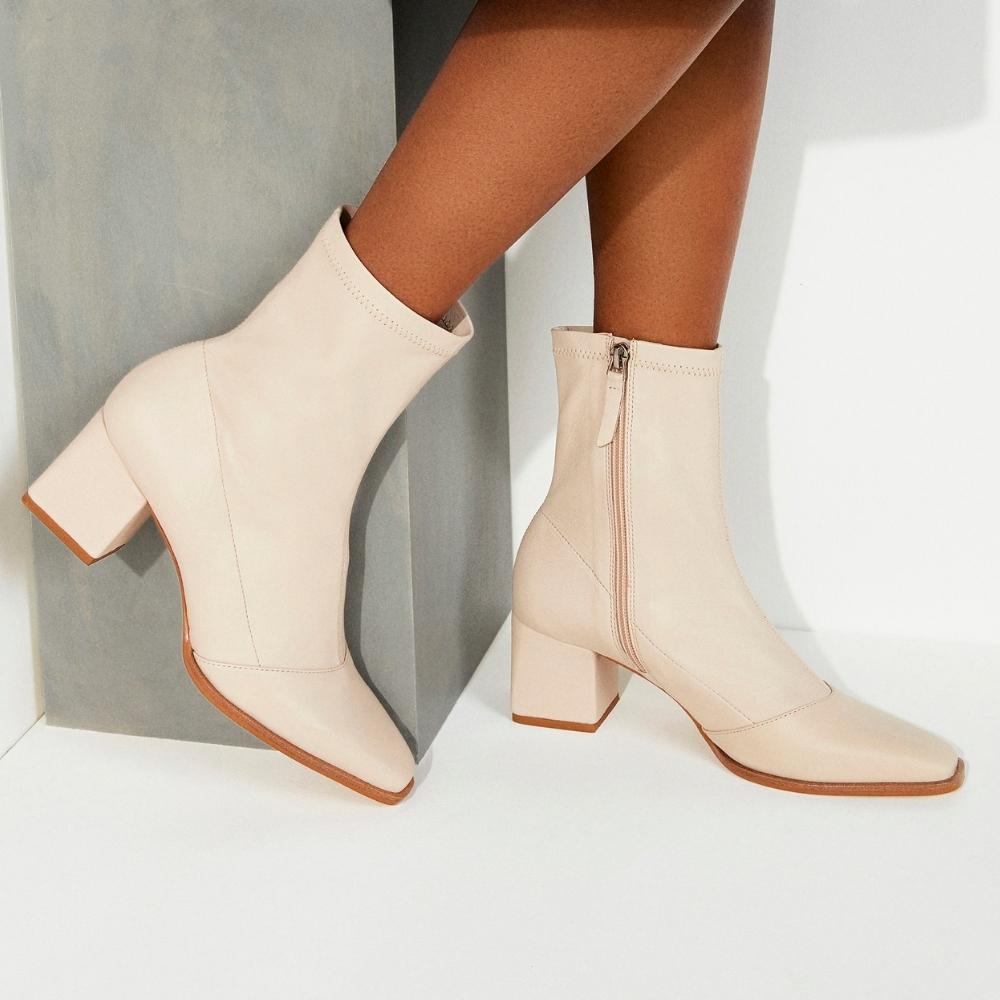 bota-feminina-confortavel-bota-viena-coconut-paula-torres