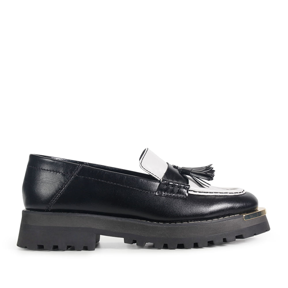 mocassim-casual-feminino-mocassim-isla-pretoebranco-paula-torres