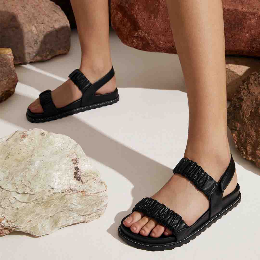rasteira-para-o-verao-rasteira-serena-preto-paula-torres