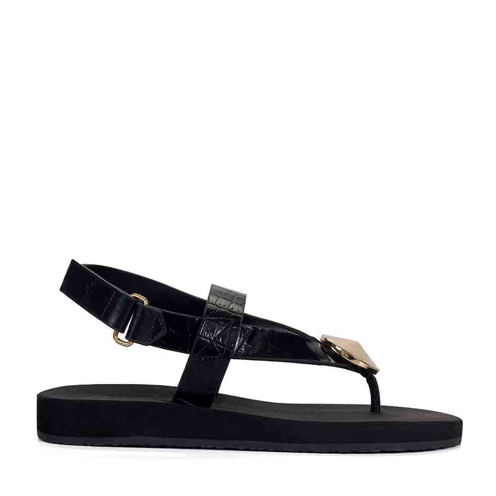 rasteira-para-o-verao-rasteira-carmela-preto-paula-torres