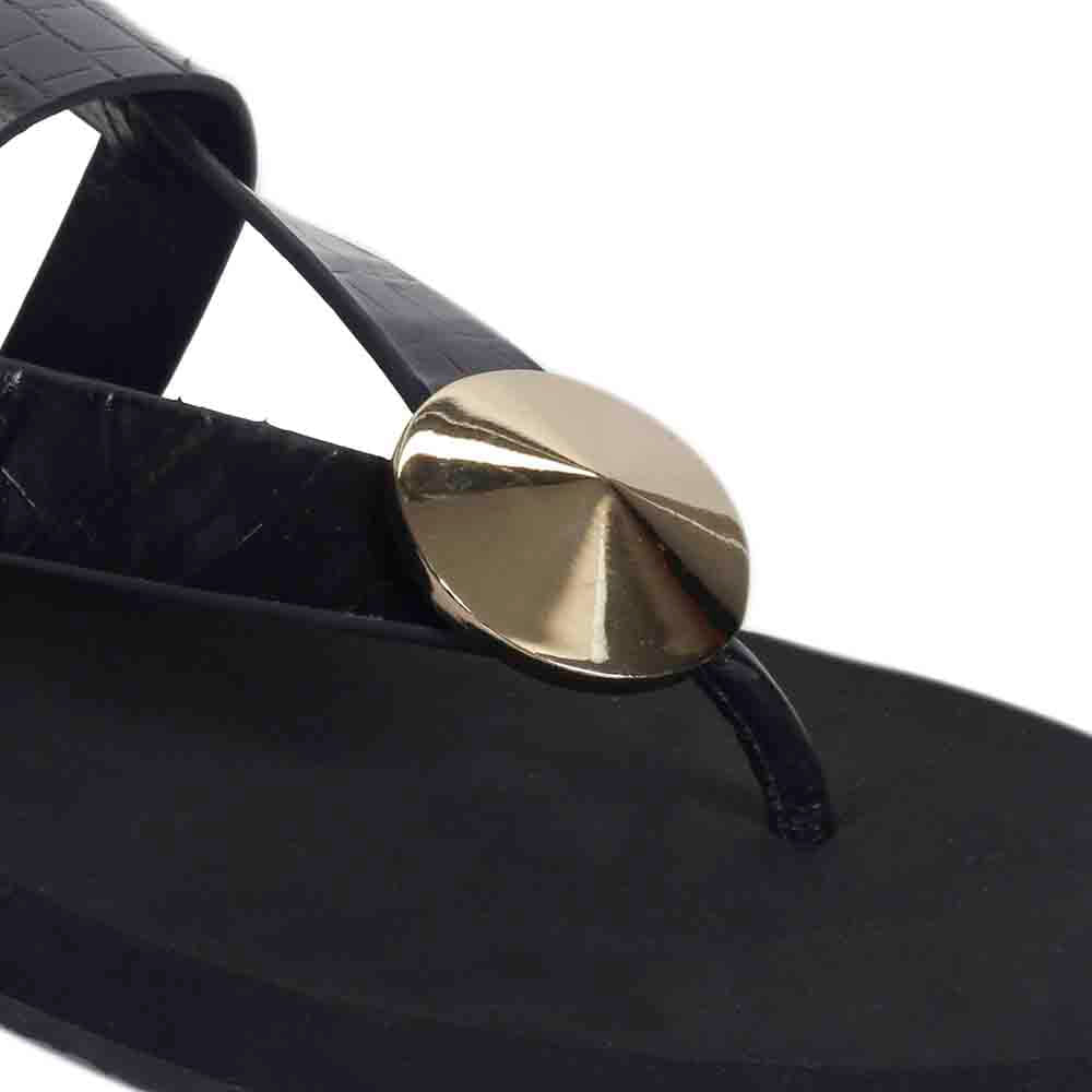 rasteira-para-o-verao-rasteira-carmela-preto-paula-torres