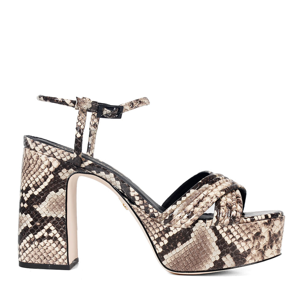 sandalia-para-o-dia-a-dia-sandalia-harper-snake-paula-torres