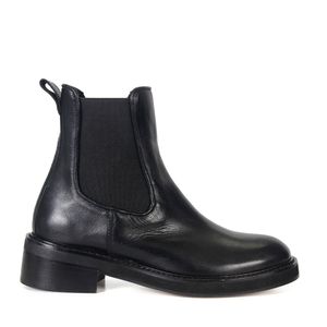 BOTA NANDA PRETO